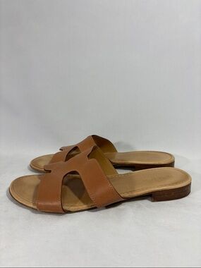 Coach and Four Italy Tan Leather Comfy Flat Sandals  8 **